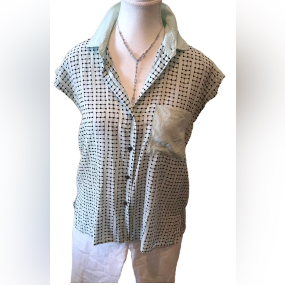 CLUB MONACO Pale Green with printed  Dots Silk Sleeveless Shirt Women Size XS